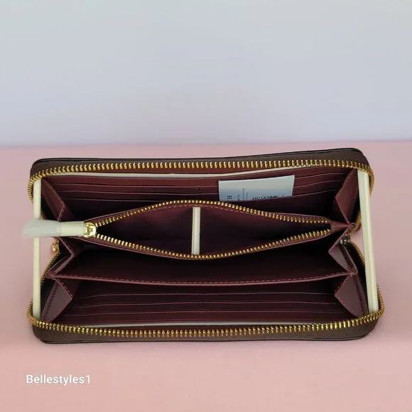 COACH Signature Canvas With Ski Patches Zip-Around Wallet/Wristlet-Brown Black⭐ - Picture 14 of 16